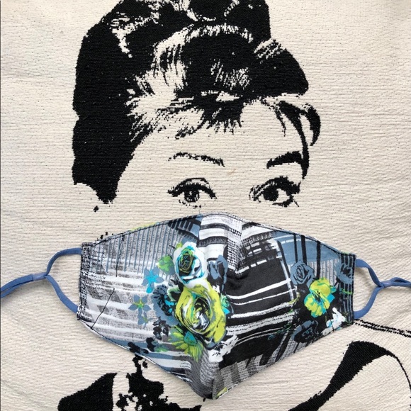 Adjustable Zebra 🦓 Face Mask - Picture 3 of 5